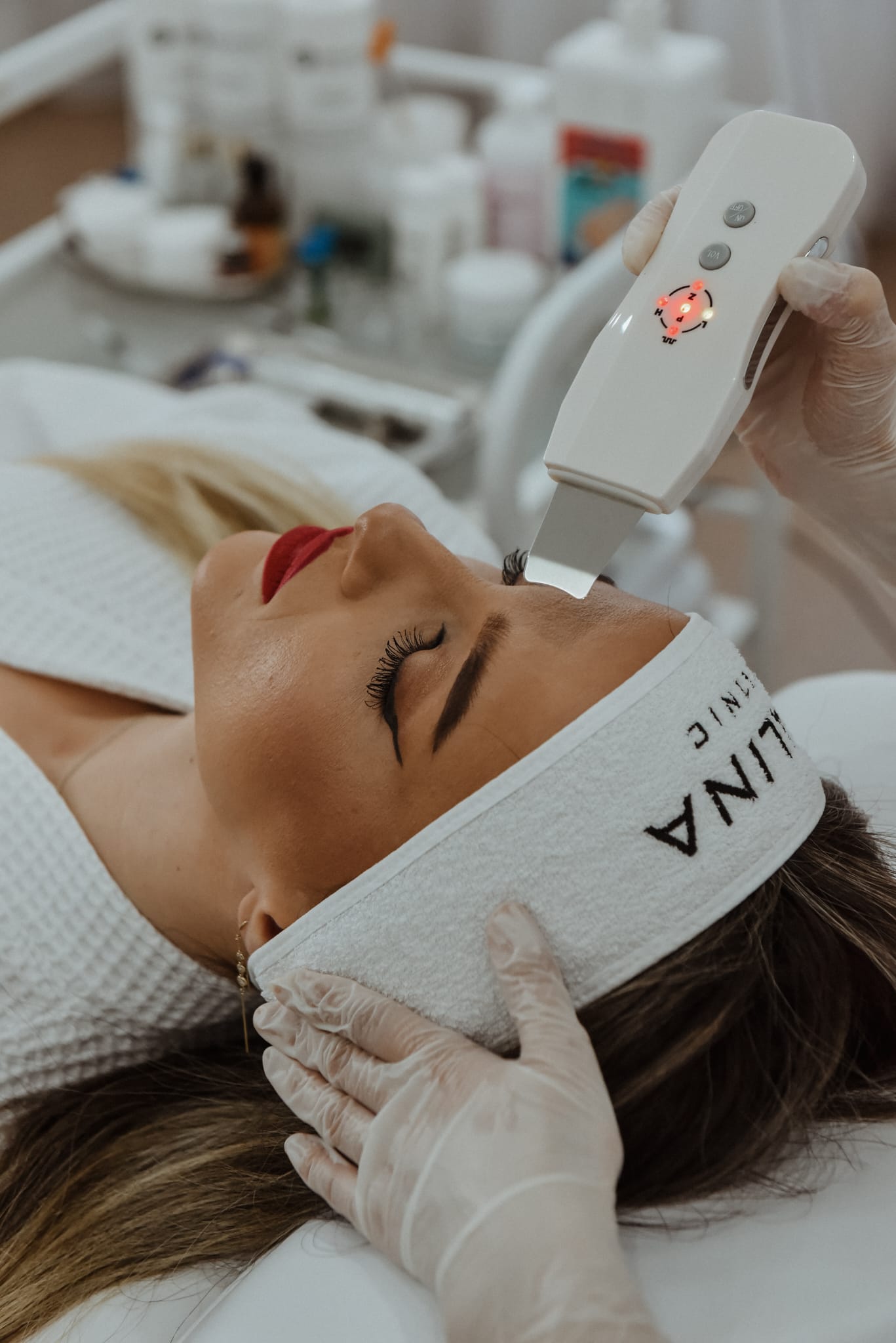 Tratament cosmetic facial la Malina Clinic